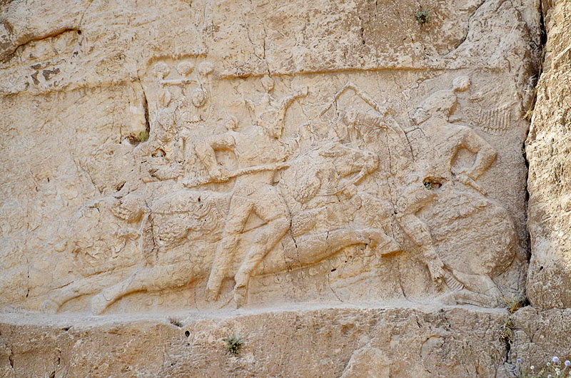 سنگ نگاره نبرد شاپور دوم نقش رستم